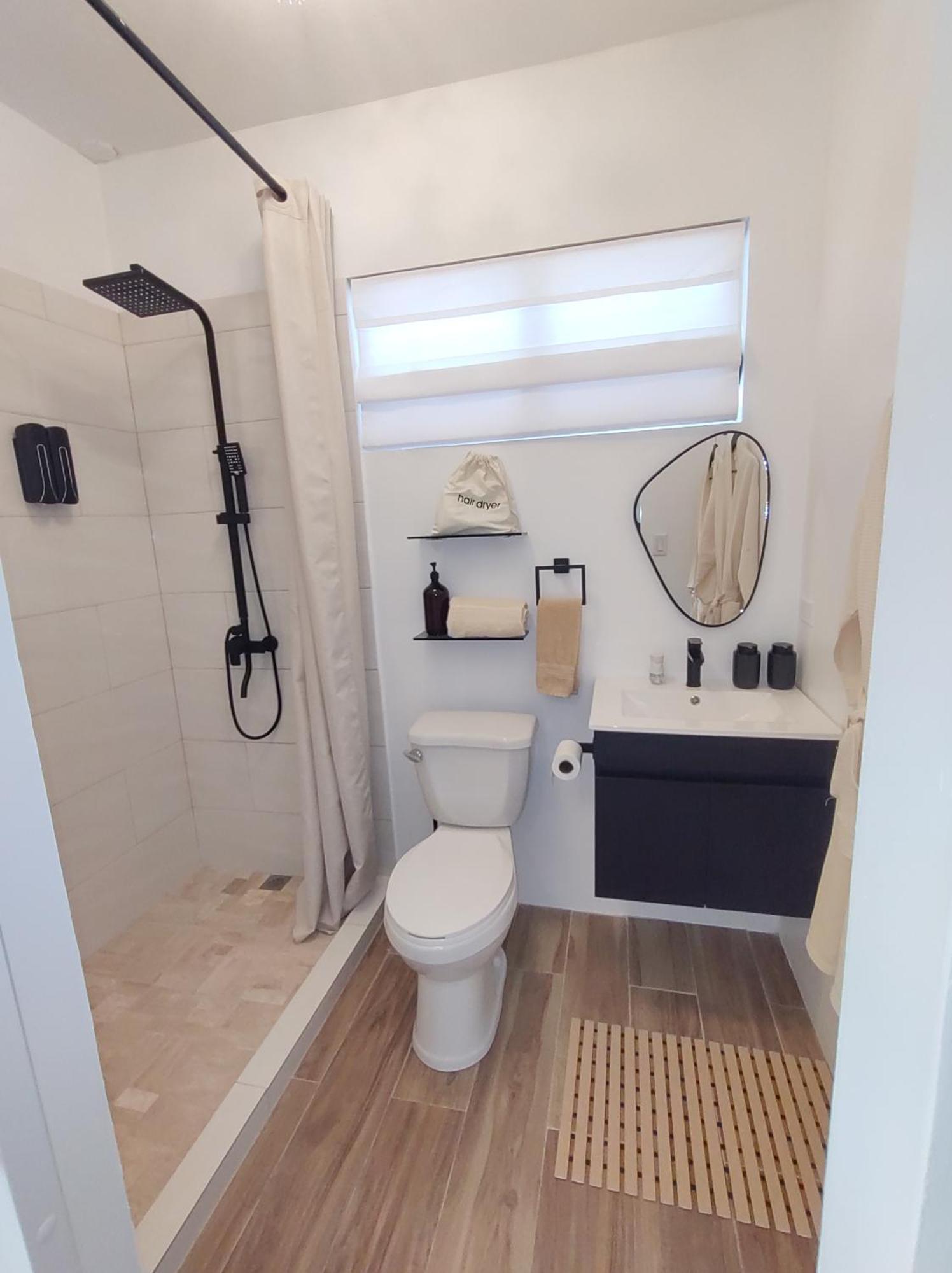 Littlelux Living Apartment George Hill Room photo